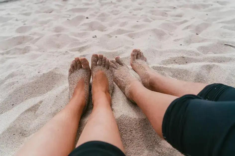 Pés rachados: dicas para manter a pele selada e hidratada